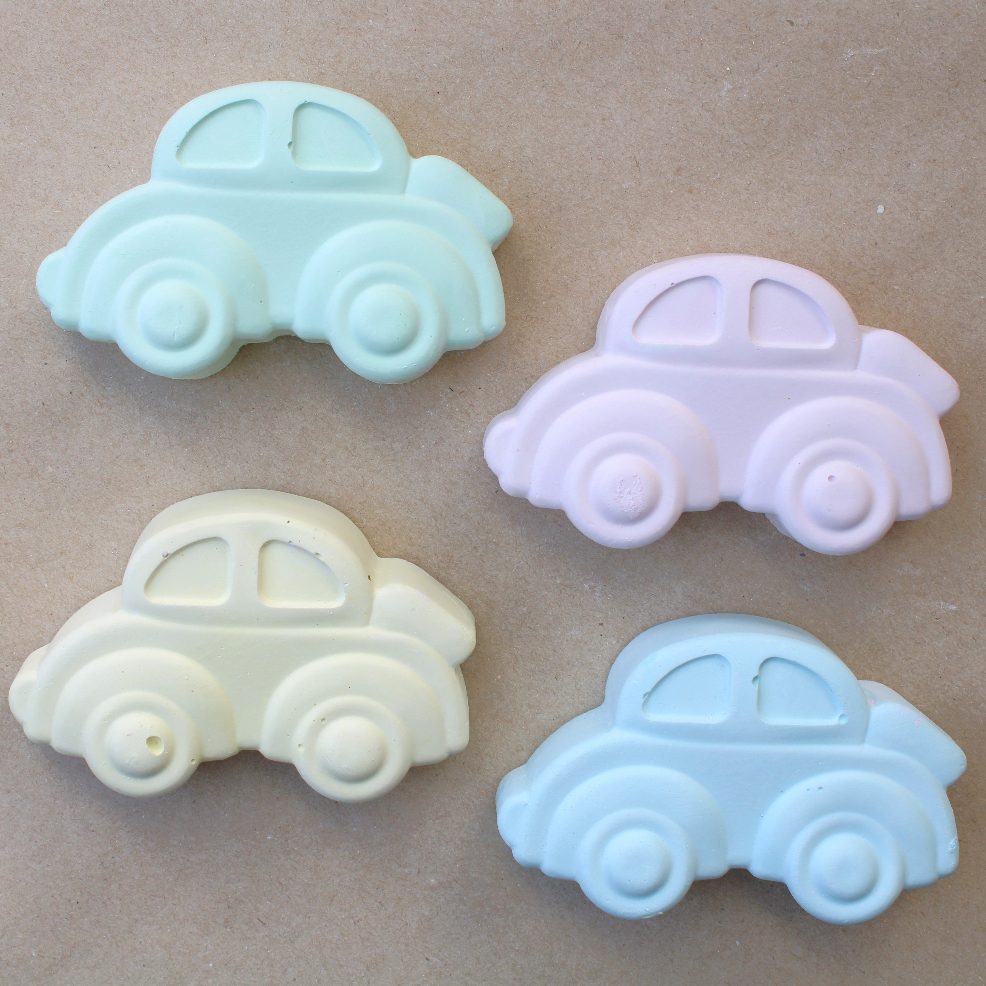 Auto stoepkrijt - vrolijk gekleurd stoepkrijt in autovorm – Stoepkrijt meid