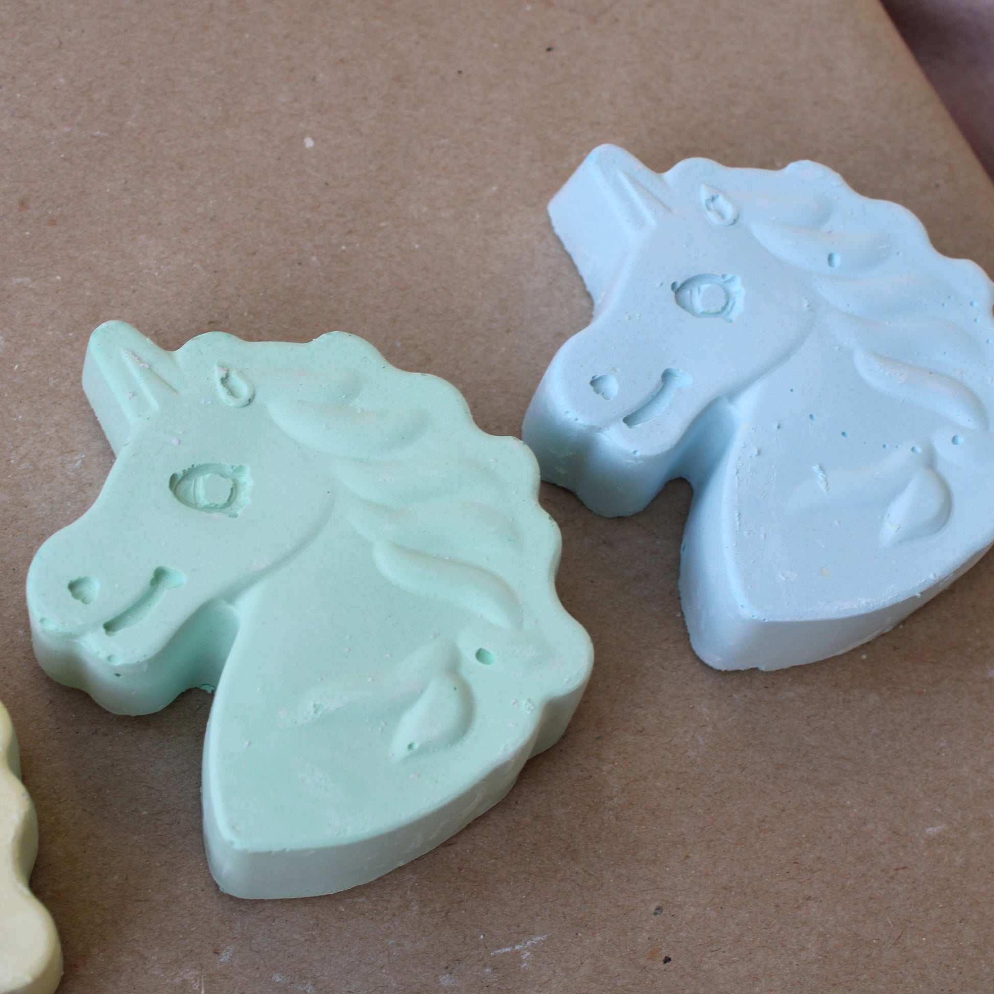 Unicorn trakteren - stoepkrijtmeid